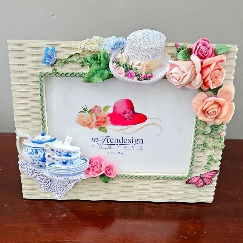 Vintage inTrendesign Company Foral Picture Frame